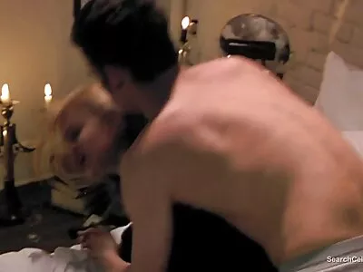 مسز جیمز اپنے بیٹے کے سوئے سکس روسی جدید ہوئے دوست کو جگائیں۔