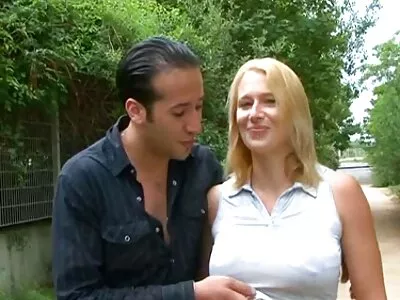 سرینا علی فیلمسکسی روسی ایک شرط کے لئے الزام قبول کریں۔