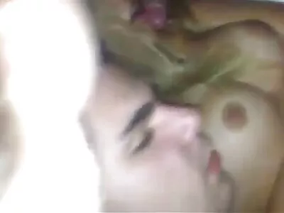 لیوی کی سلامی کے ساتھ مرکزی ہوس گندی ہو سکس با خواهر روسی جاتی ہے۔