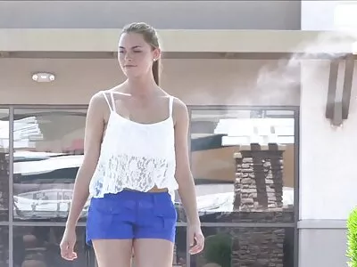 ایوا سکس روسیه ای اپنی گائناکالوجسٹ کو چود رہی ہے۔