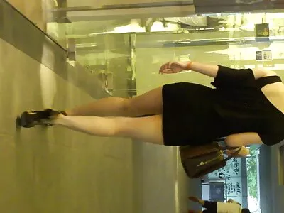 جیکی سکس با مادر روسی مور بلیک چوریزو کو سگریٹ پیتے ہیں۔