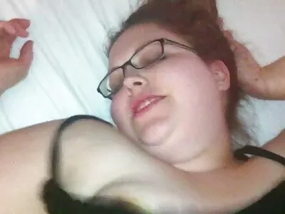 بڑی چوچیان سنہرے روسی سکسی بالوں والی blowjob کارروائی