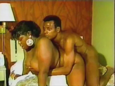 لال بالوں روسی سکسی والی لڑکی پیچھے سے چود گئی