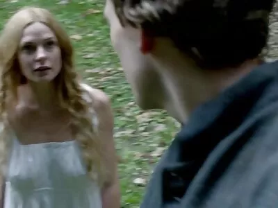 سیکسی بیب اپنے دفتر میں پارٹی سکس روسی جدید کر رہی ہے۔