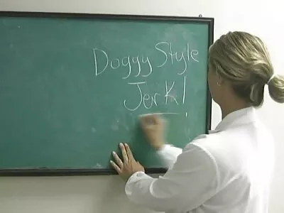 ویرونیکا رینے اپنے سوتیلے بیٹے سکس با دختر روسی کو چود رہی ہے۔