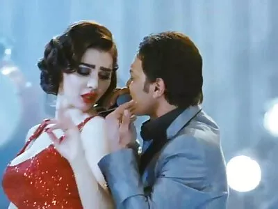 پرجوش خاتون کو بیت الخلا میں ایک گوری ہول فیلم سکسی روسیه ای ملا۔