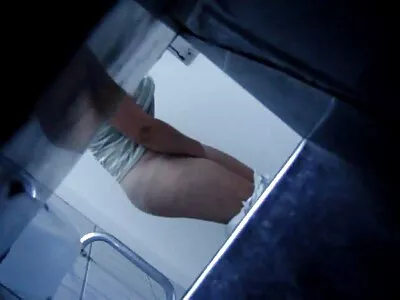 خوبصورت سنہرے بالوں والی خاتون اپنے دوست کو فلم سکس دختر روسی چود رہی ہے۔