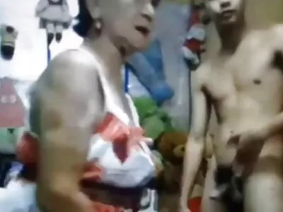 کارمیلا بنگ سکس کامل روسی ایلن کو مصدقہ جنسی مشین بناتی ہے۔