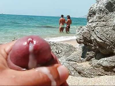 خوبصورت کاروباری عورت اپنے موکل سکس جوانان روسی کو چود رہی ہے۔