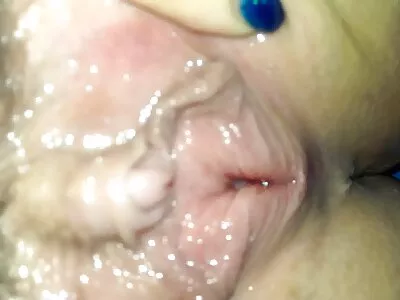 کیران شی کے ساتھ ایک روسی سکسی لمحے میں خوش ہے۔