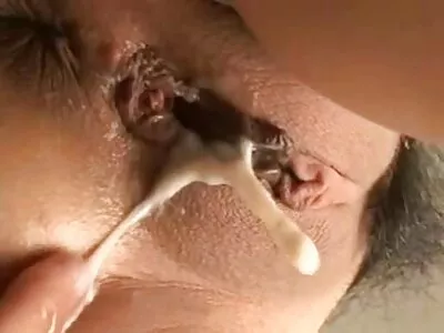 برازیلین لیڈی مونیکا سانتھیاگو سگریٹ نوشی کرتی ہیں۔ سوپر سکس روسی